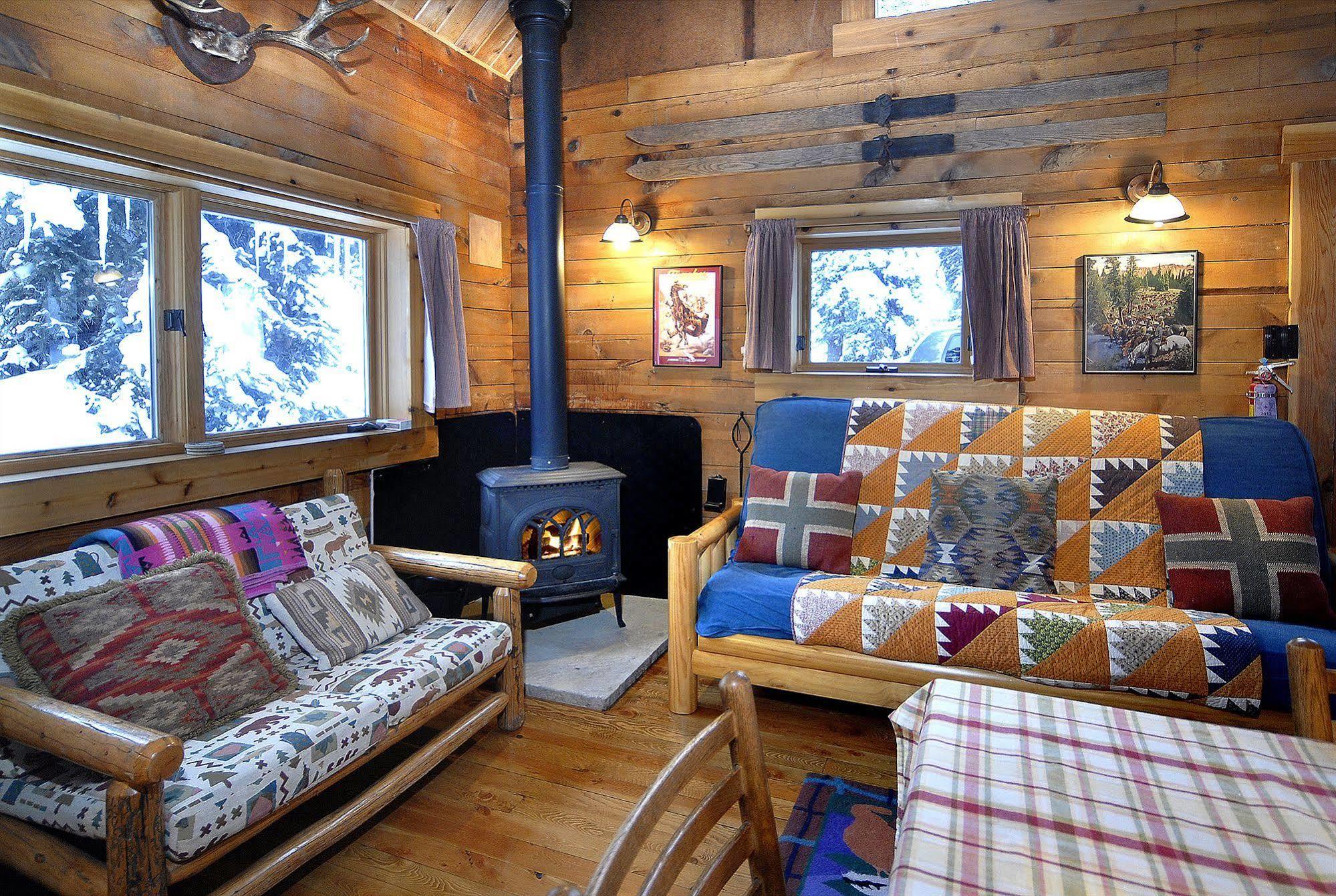 Pioneer Guest Cabins クレスティド・ビュート エクステリア 写真