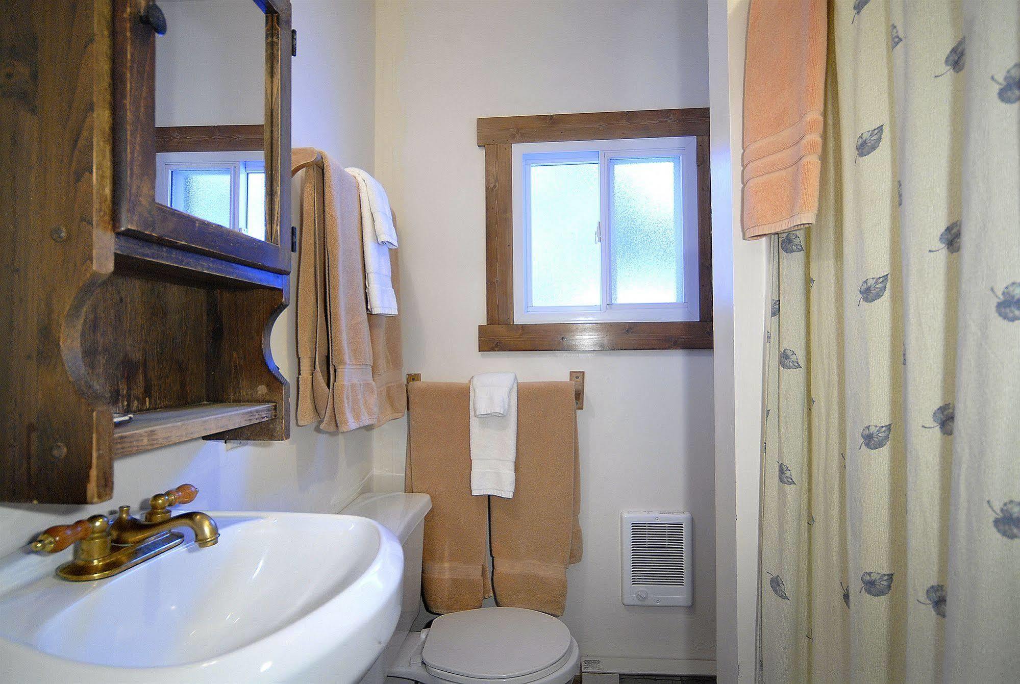 Pioneer Guest Cabins クレスティド・ビュート エクステリア 写真