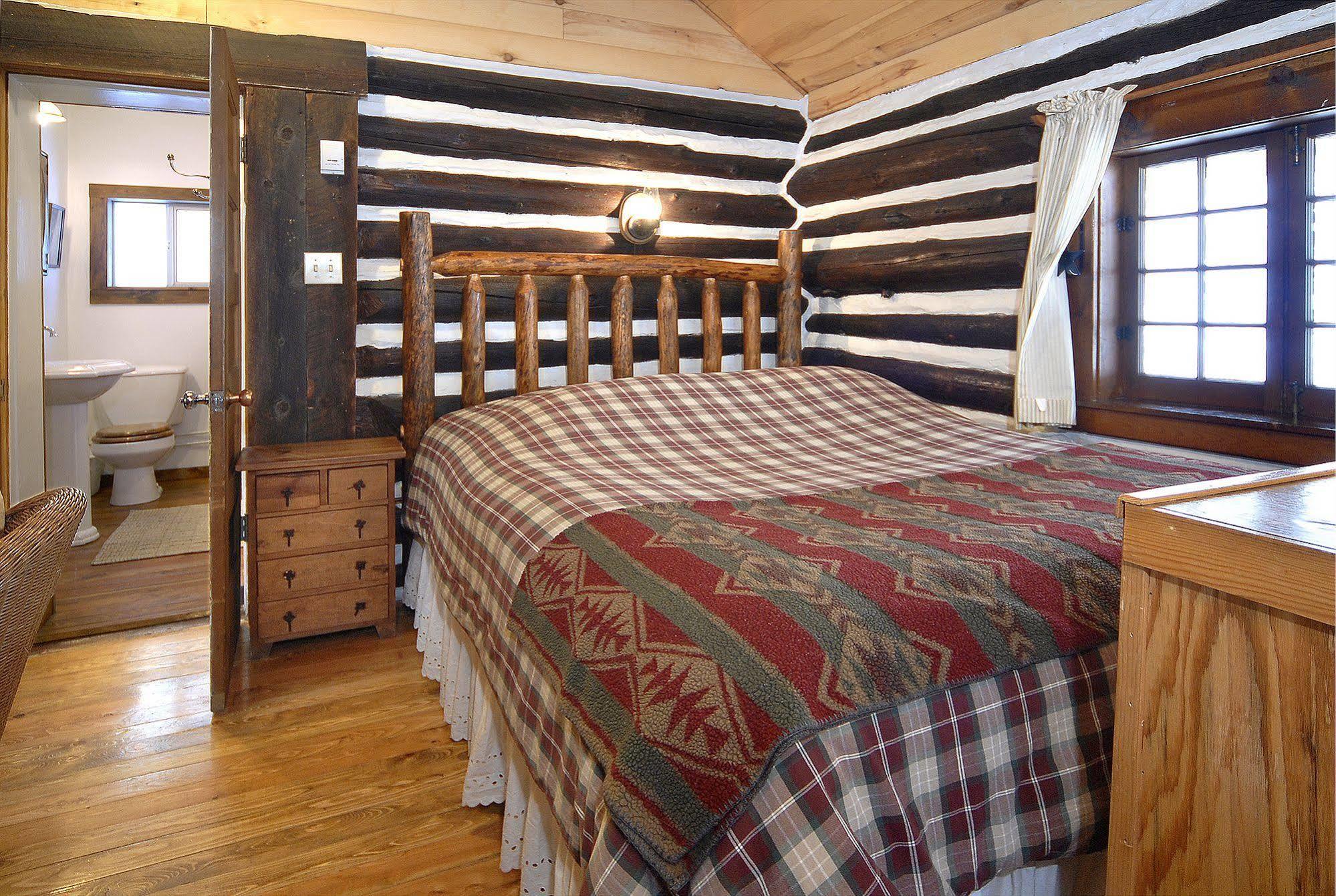 Pioneer Guest Cabins クレスティド・ビュート エクステリア 写真