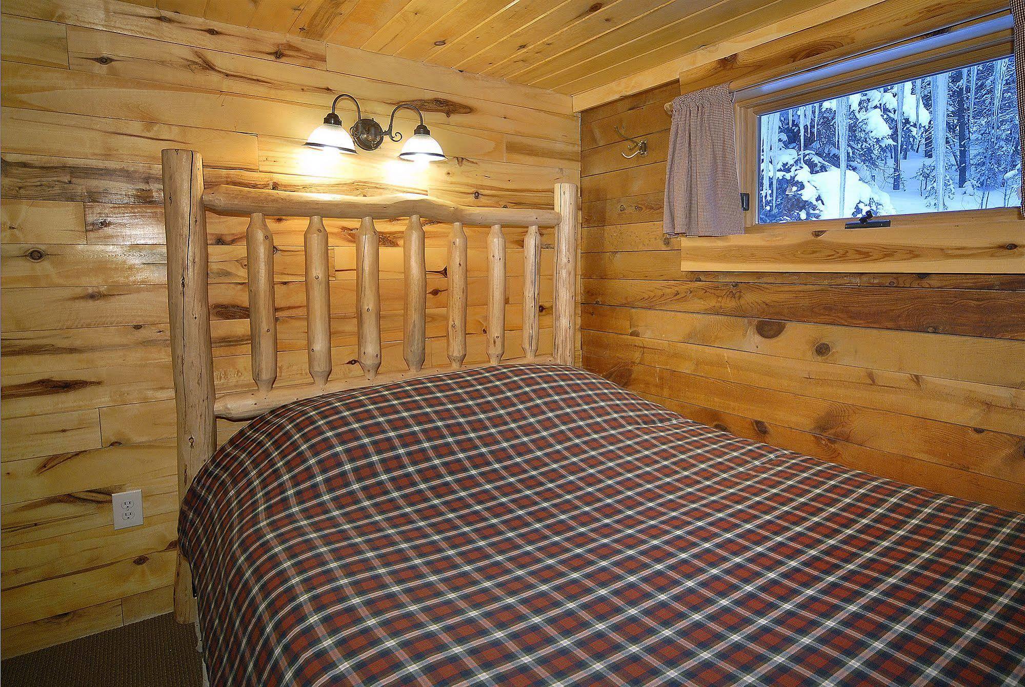 Pioneer Guest Cabins クレスティド・ビュート エクステリア 写真